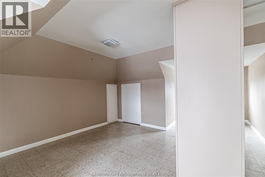 266 Grand AVENUE West - 21