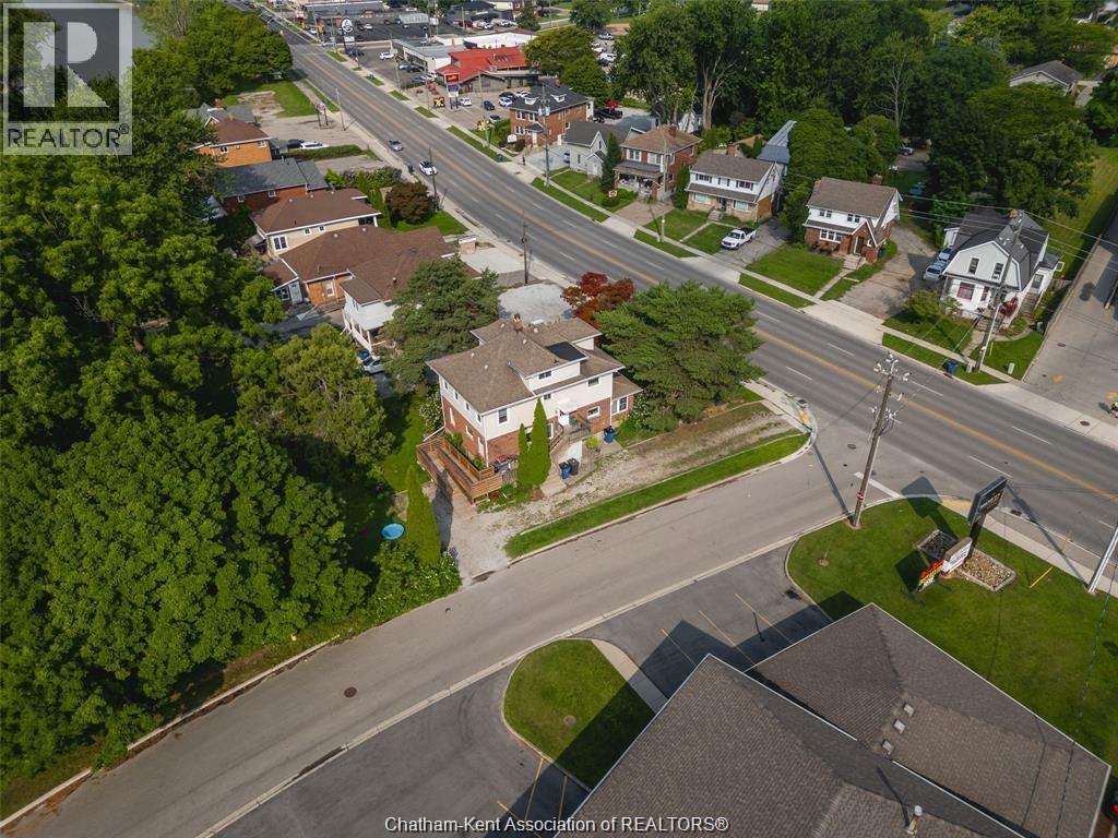 266 Grand AVENUE West - 3