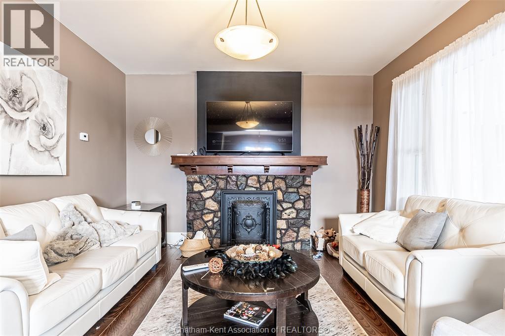 266 Grand AVENUE West - 8