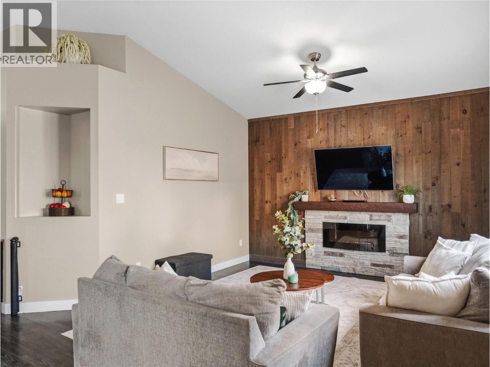 8412 18A Street - 31