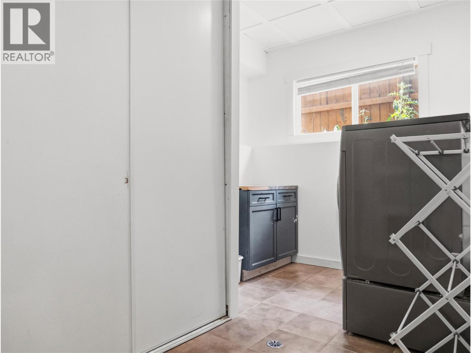 8412 18A Street - Image 19