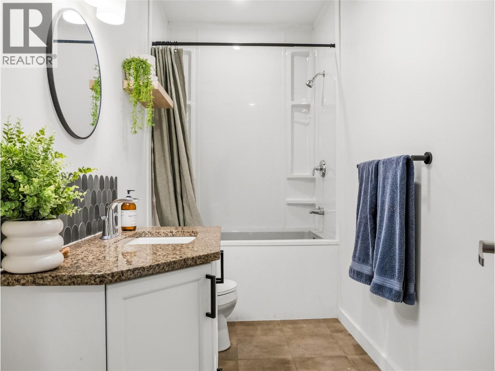 8412 18A Street - Image 16