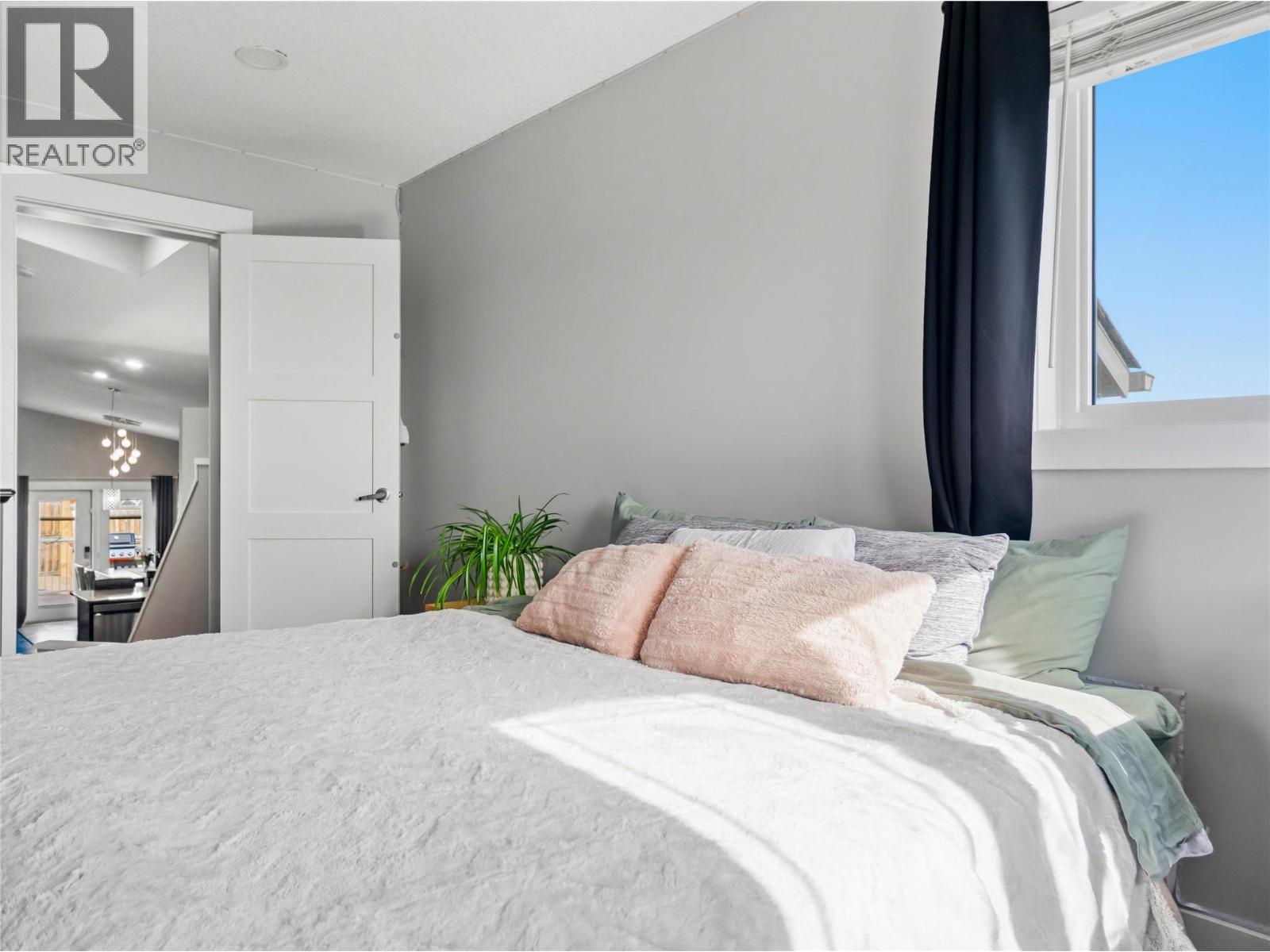 8412 18A Street - Image 45