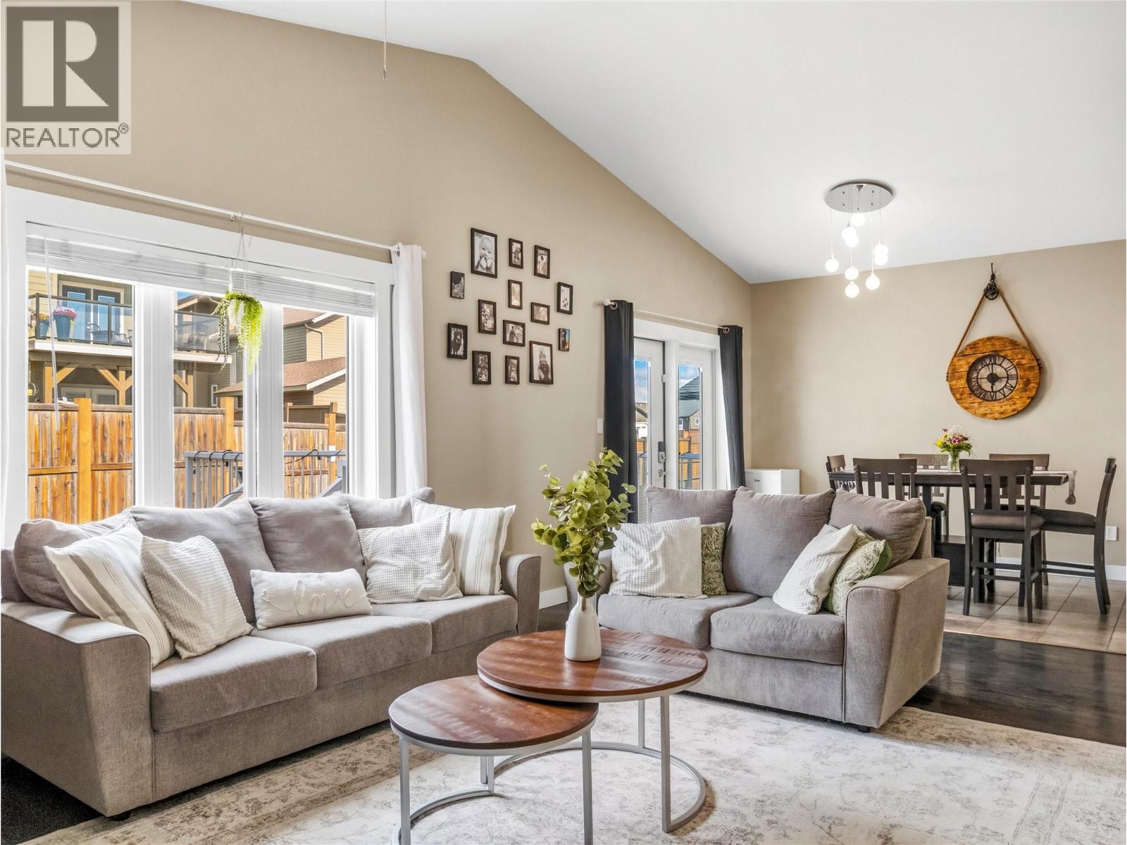 8412 18A Street - 29