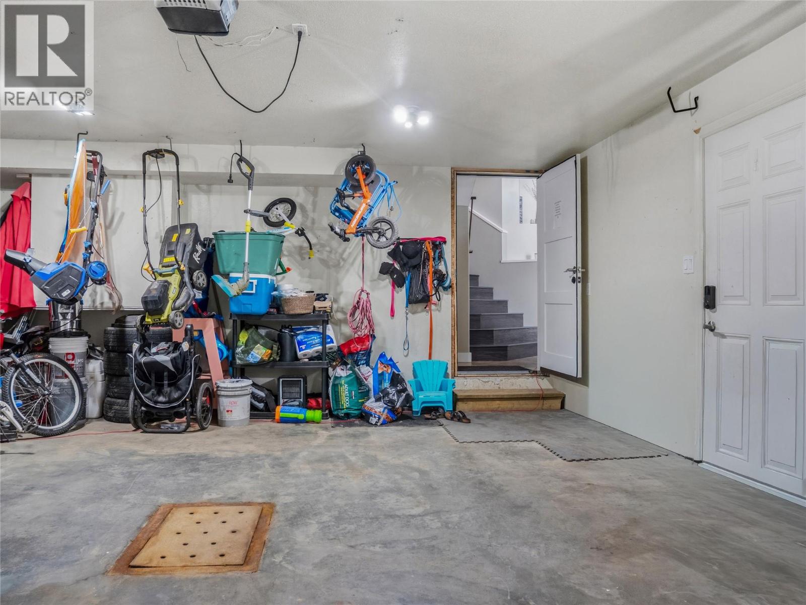 8412 18A Street - 54