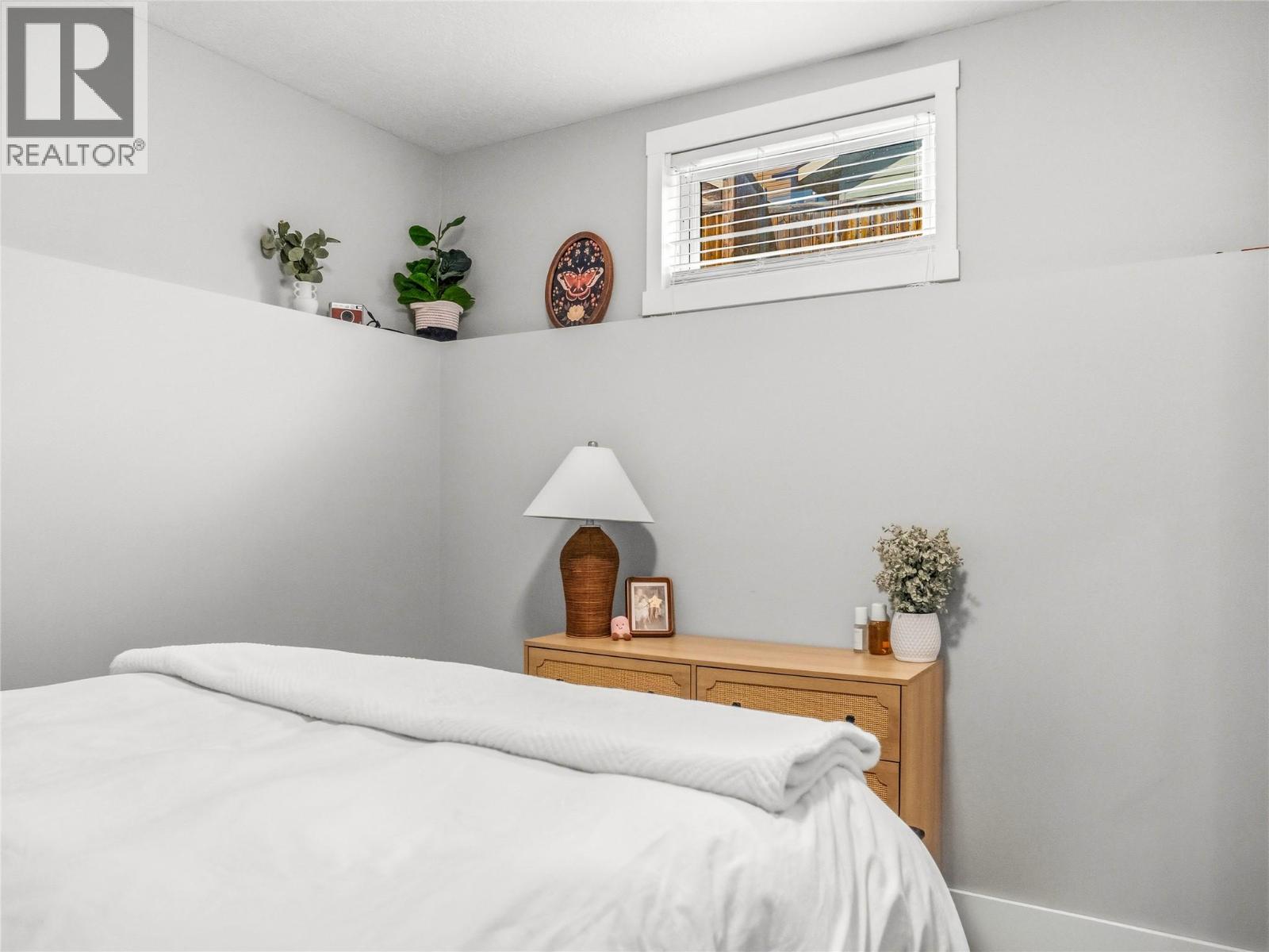 8412 18A Street - Image 14