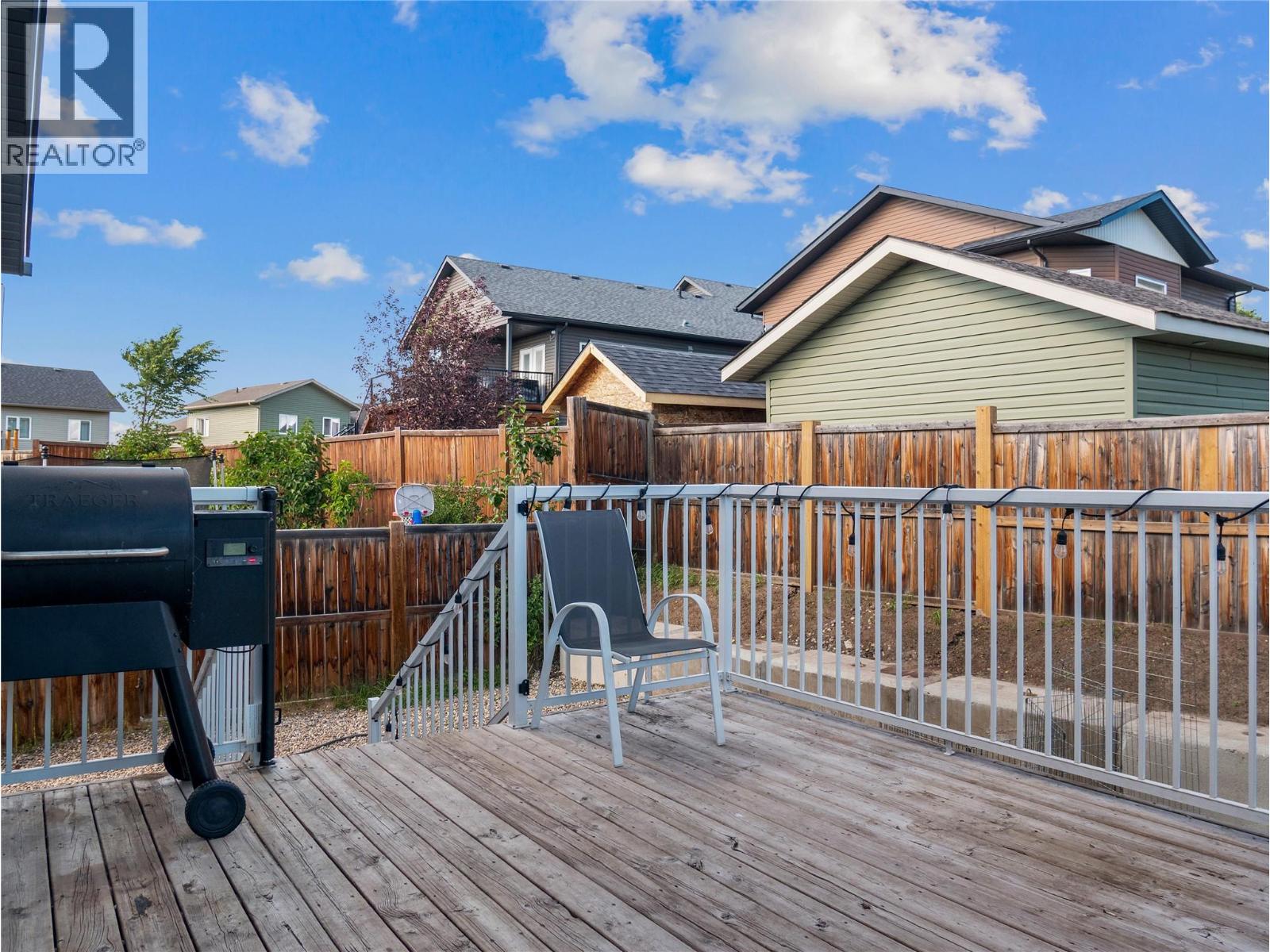8412 18A Street - 58