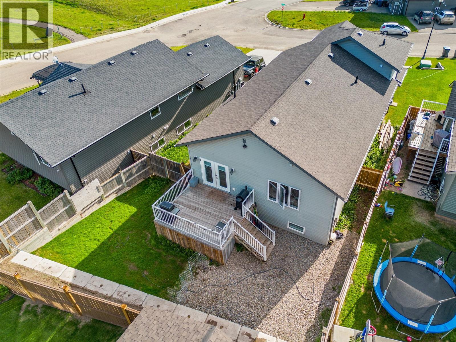 8412 18A Street - 7