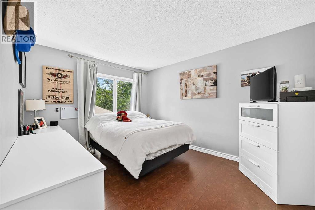2405 30 Street SW - Image 20