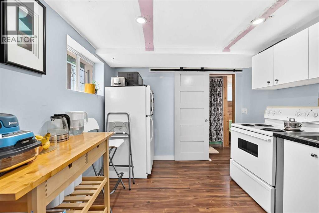 2405 30 Street SW - Image 30