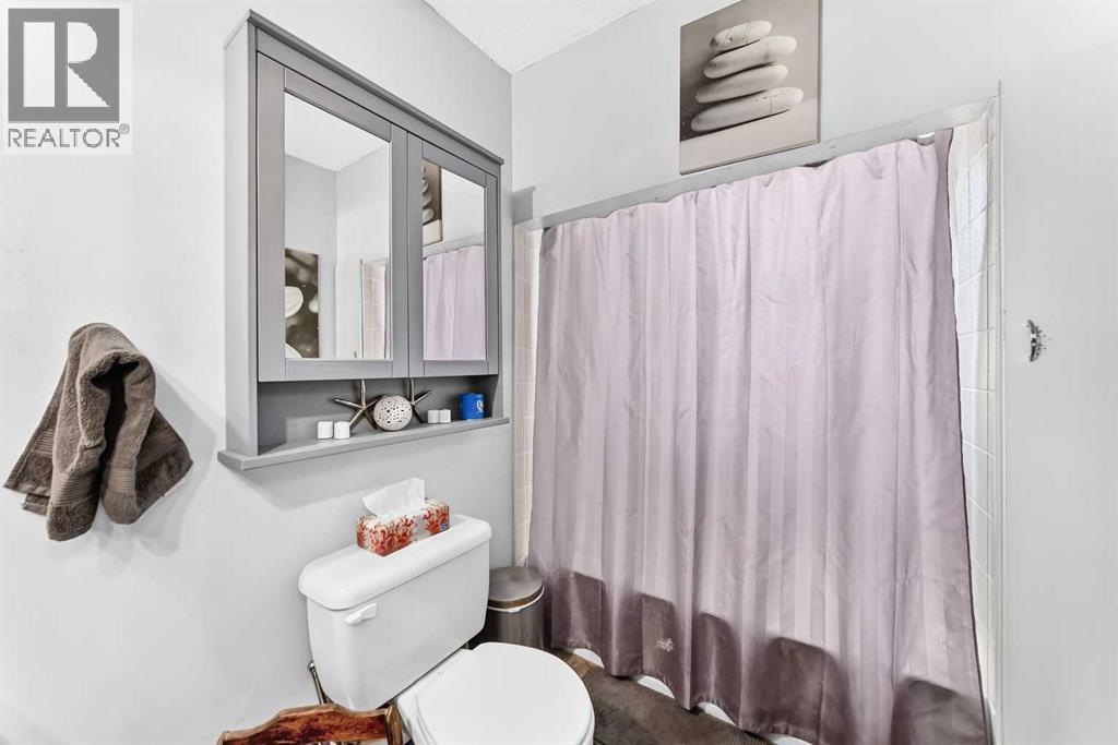 2405 30 Street SW - 22