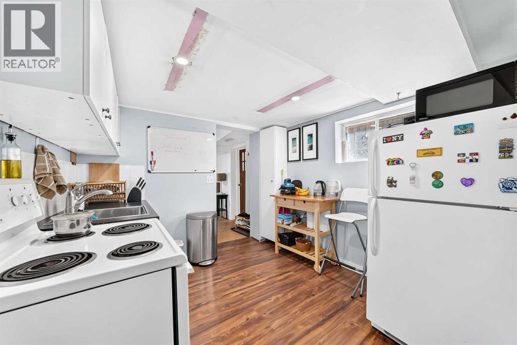 2405 30 Street SW - Image 32