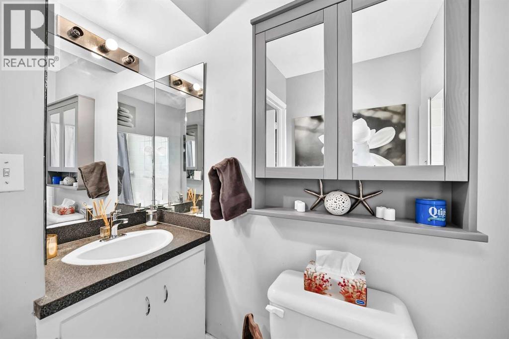 2405 30 Street SW - 23