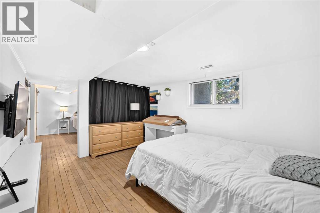 2405 30 Street SW - Image 37