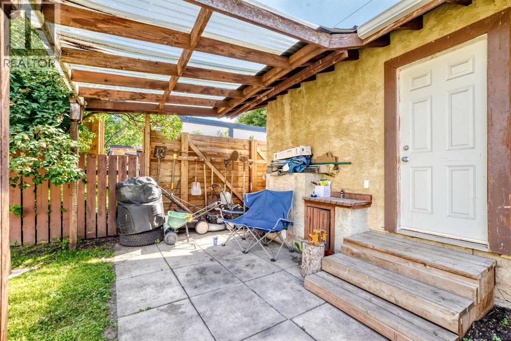 2405 30 Street SW - 44