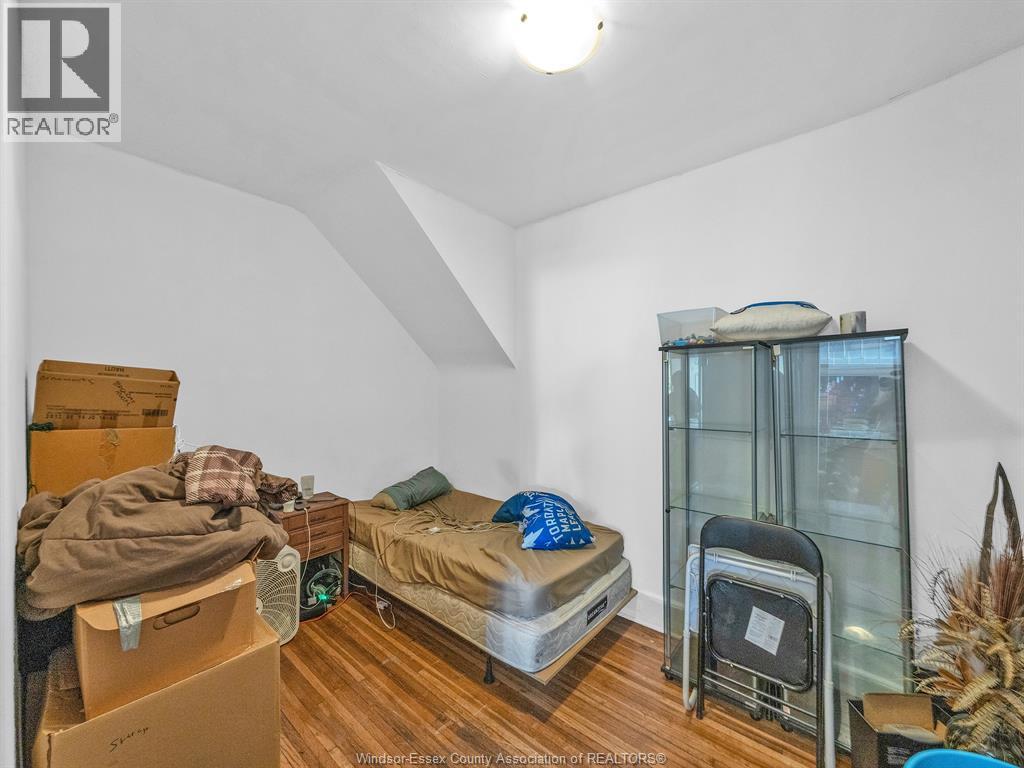 527-531 MCEWAN AVENUE - 10