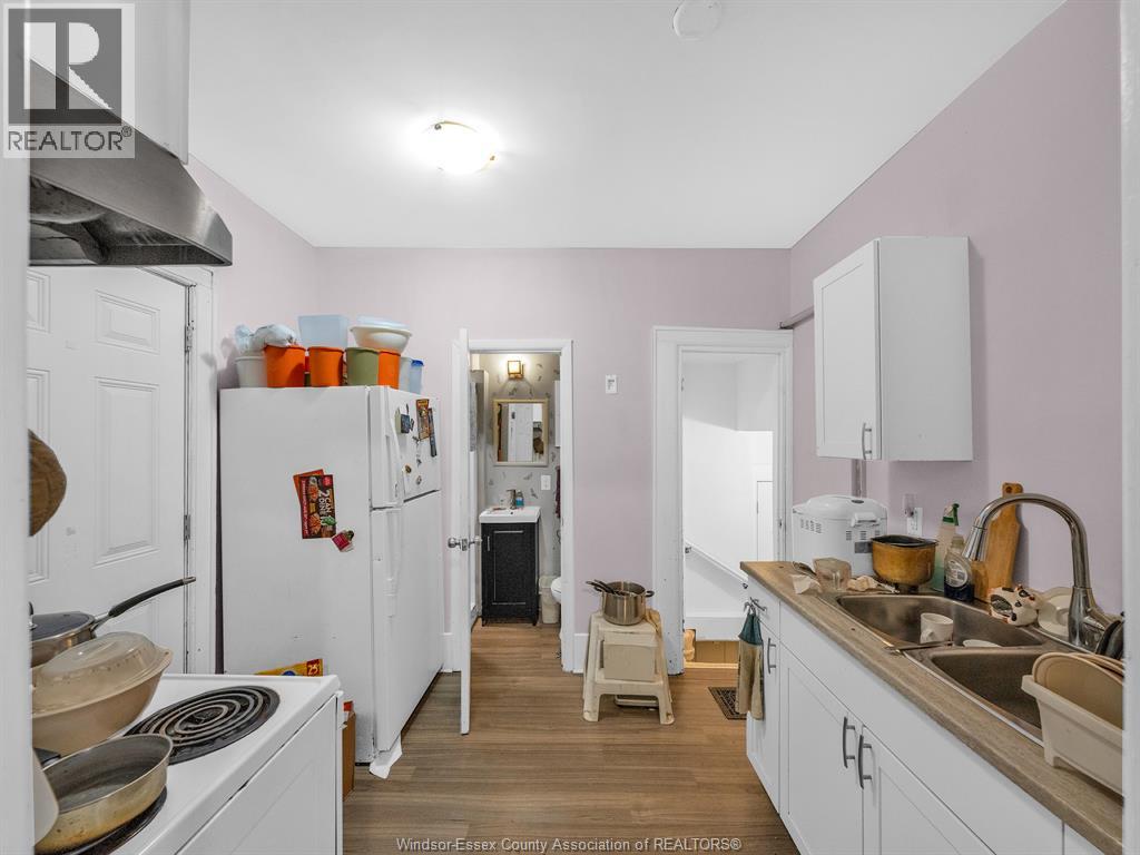 527-531 MCEWAN AVENUE - 12