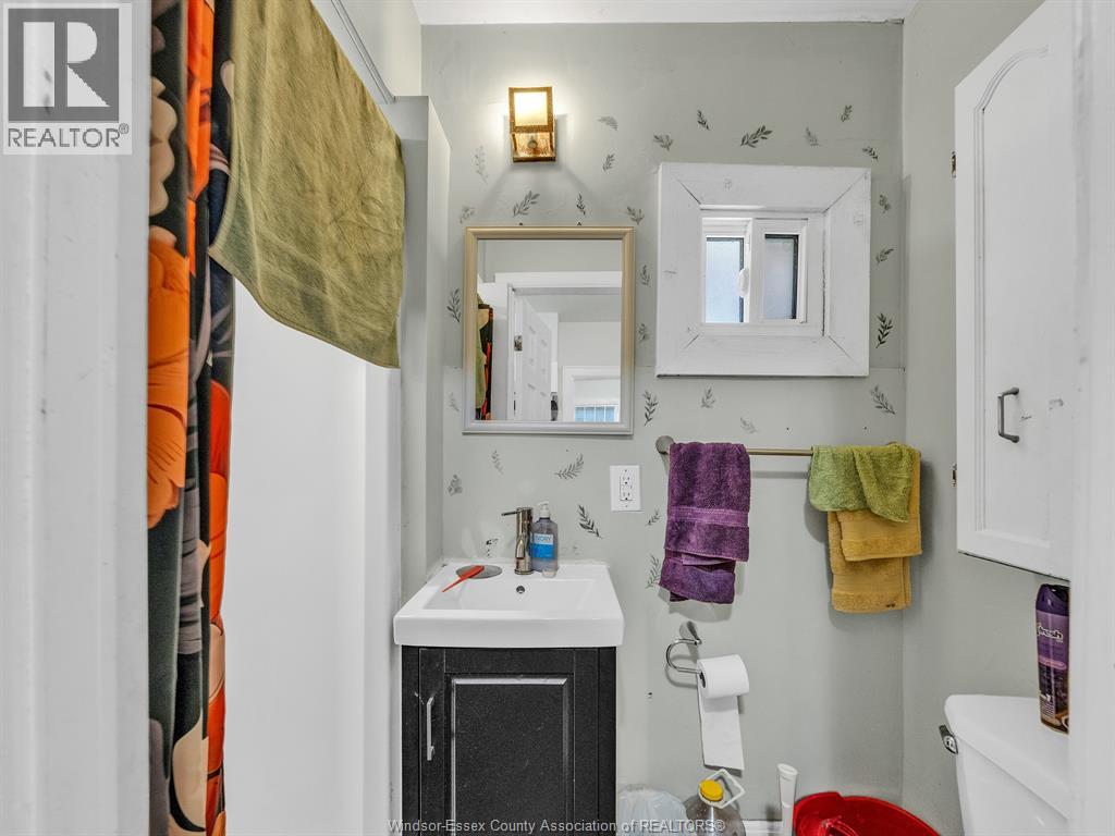 527-531 MCEWAN AVENUE - 13