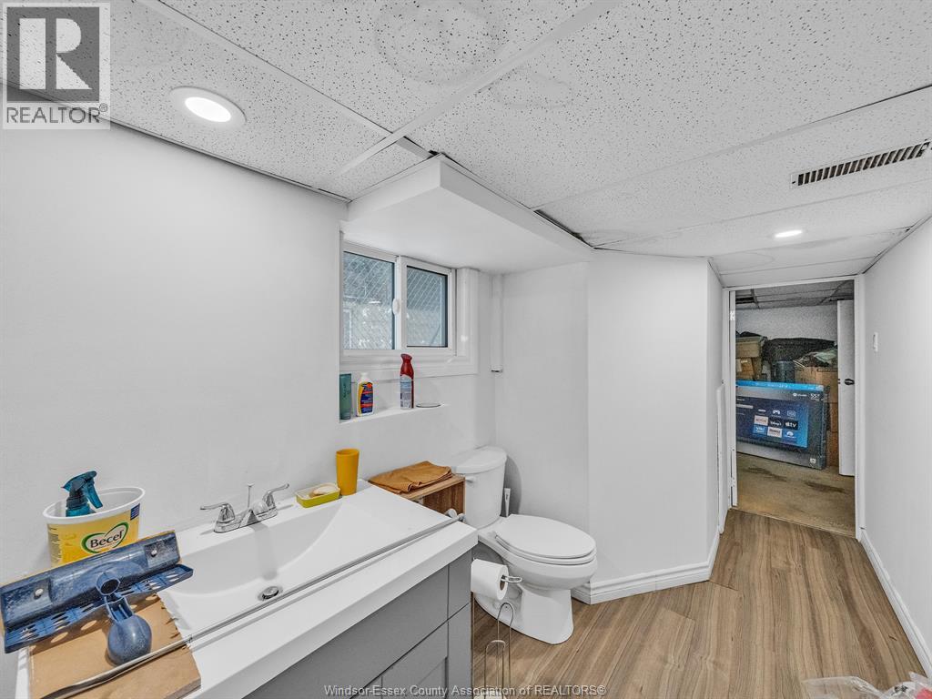 527-531 MCEWAN AVENUE - 14