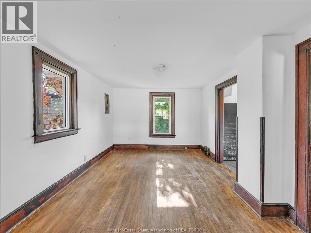 527-531 MCEWAN AVENUE - 4