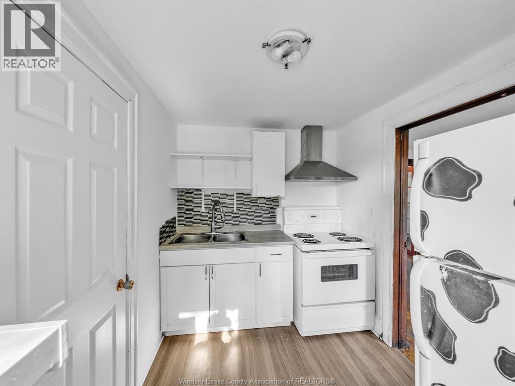 527-531 MCEWAN AVENUE - 7