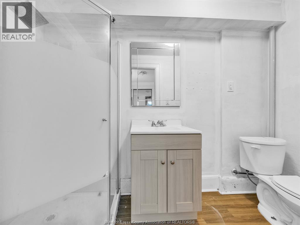 527-531 MCEWAN AVENUE - 8