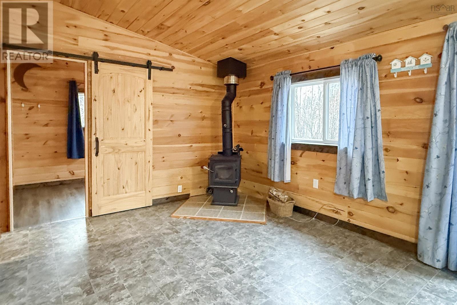 208 Jackson Point Road - 14