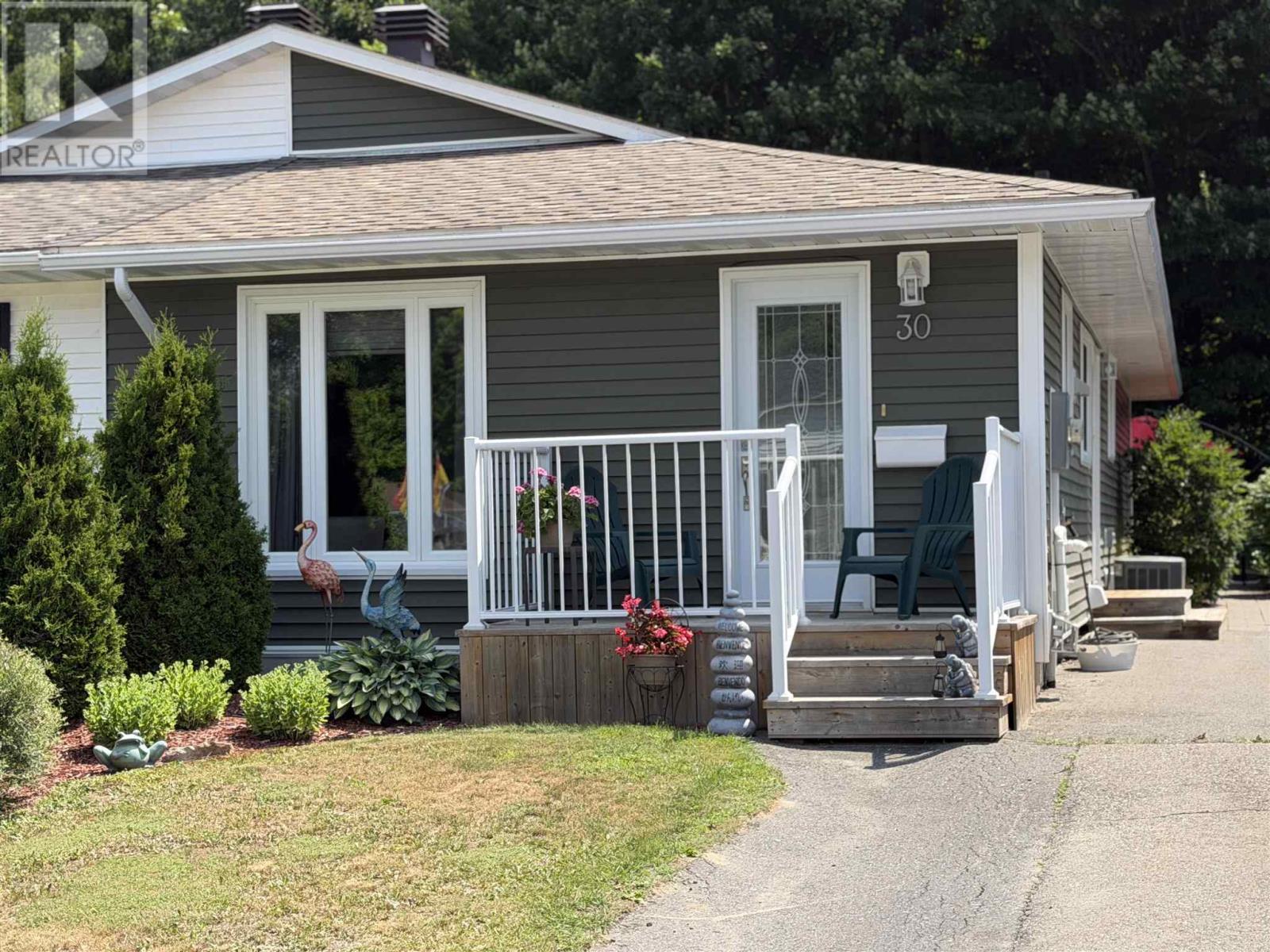 30 Colwill DR - 1
