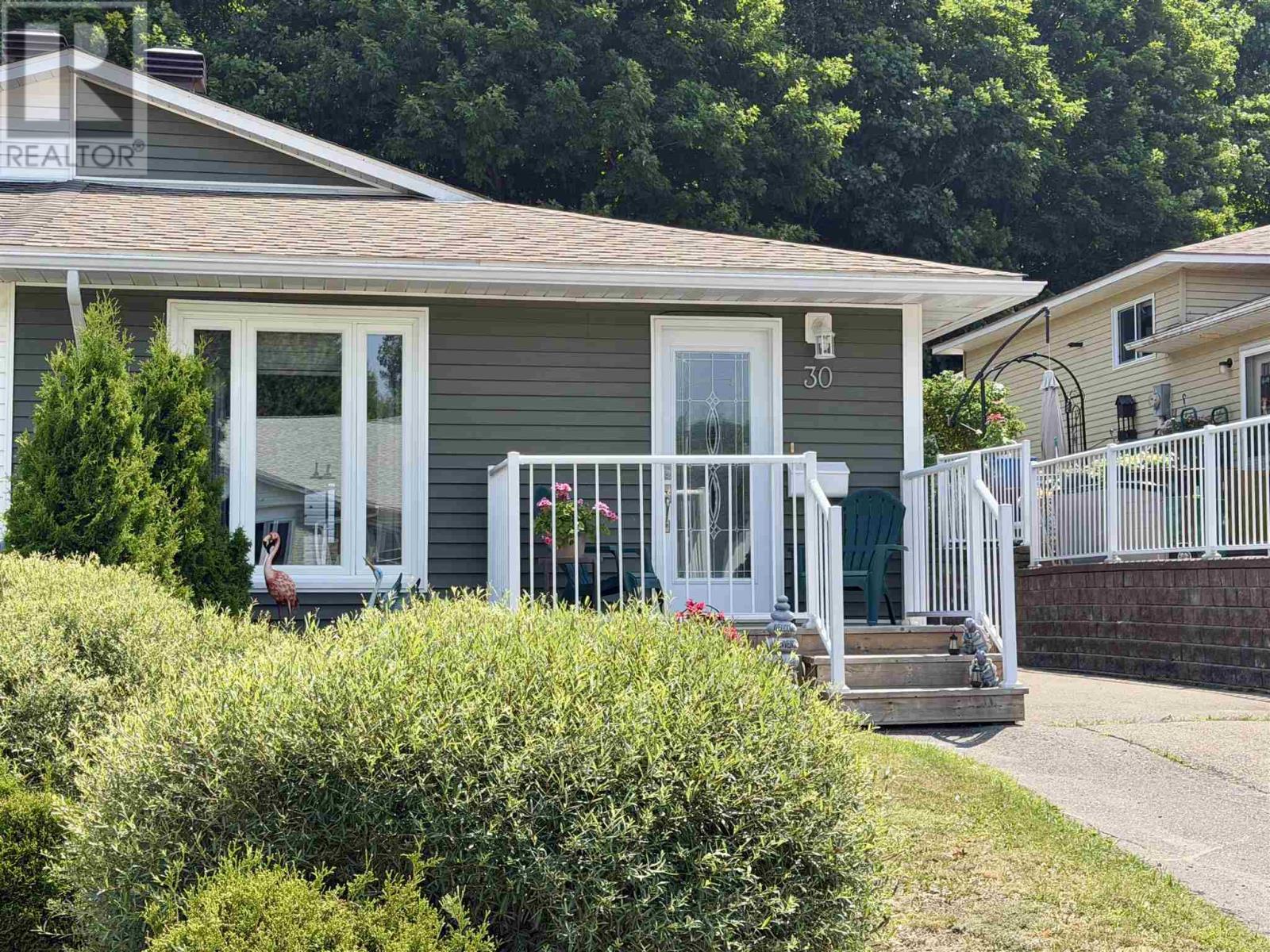 30 Colwill DR - 2