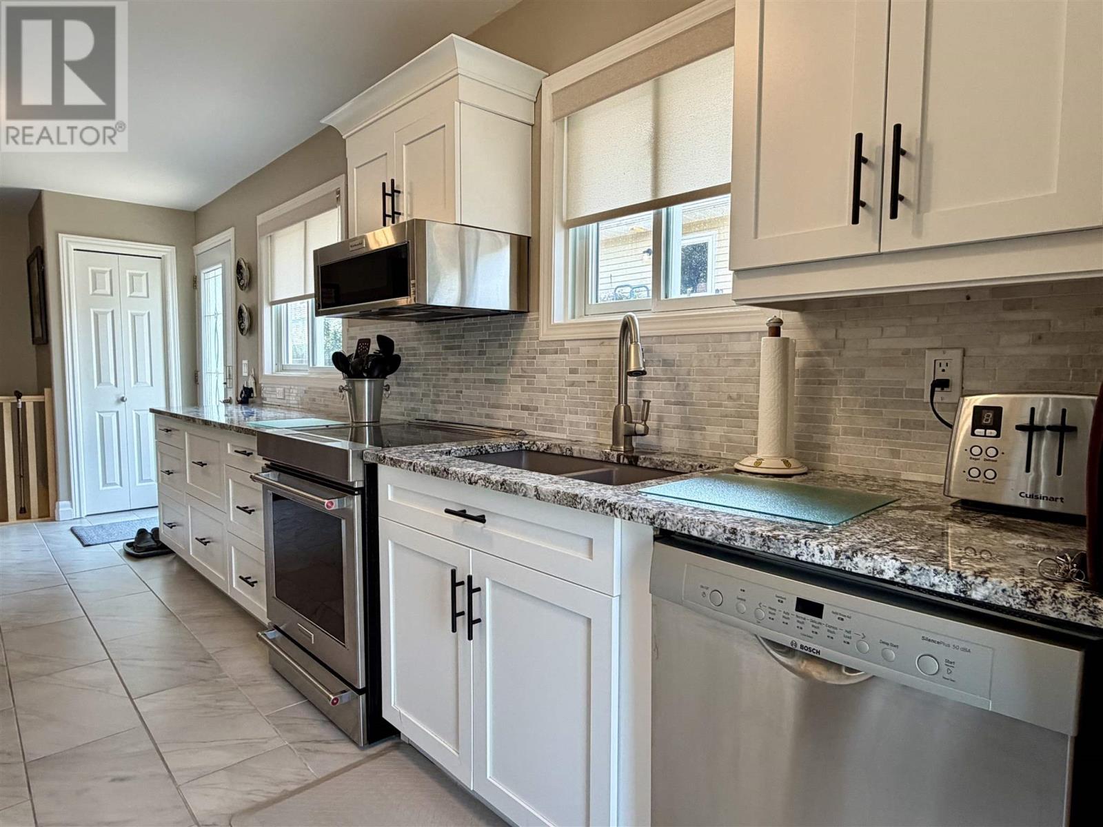 30 Colwill DR - Image 4