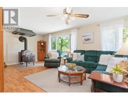 1074 Holiday Park Drive, Bracebridge, ON P1L1W9 Photo 21