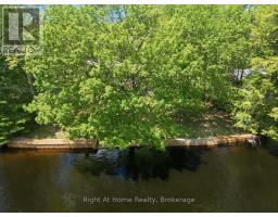 1074 Holiday Park Drive, Bracebridge, ON P1L1W9 Photo 11