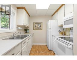 1074 Holiday Park Drive, Bracebridge, ON P1L1W9 Photo 18