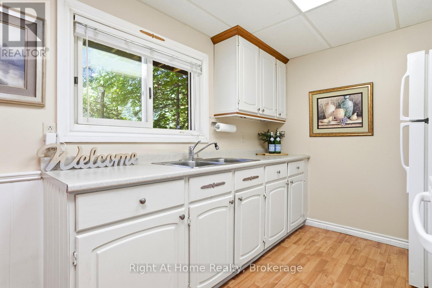1074 HOLIDAY PARK DRIVE - 19