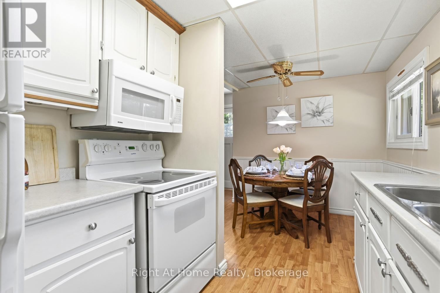 1074 HOLIDAY PARK DRIVE - 16