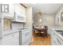 1074 Holiday Park Drive, Bracebridge, ON P1L1W9 Photo 16