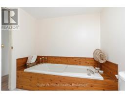 1074 Holiday Park Drive, Bracebridge, ON P1L1W9 Photo 30