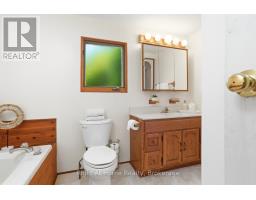 1074 Holiday Park Drive, Bracebridge, ON P1L1W9 Photo 28