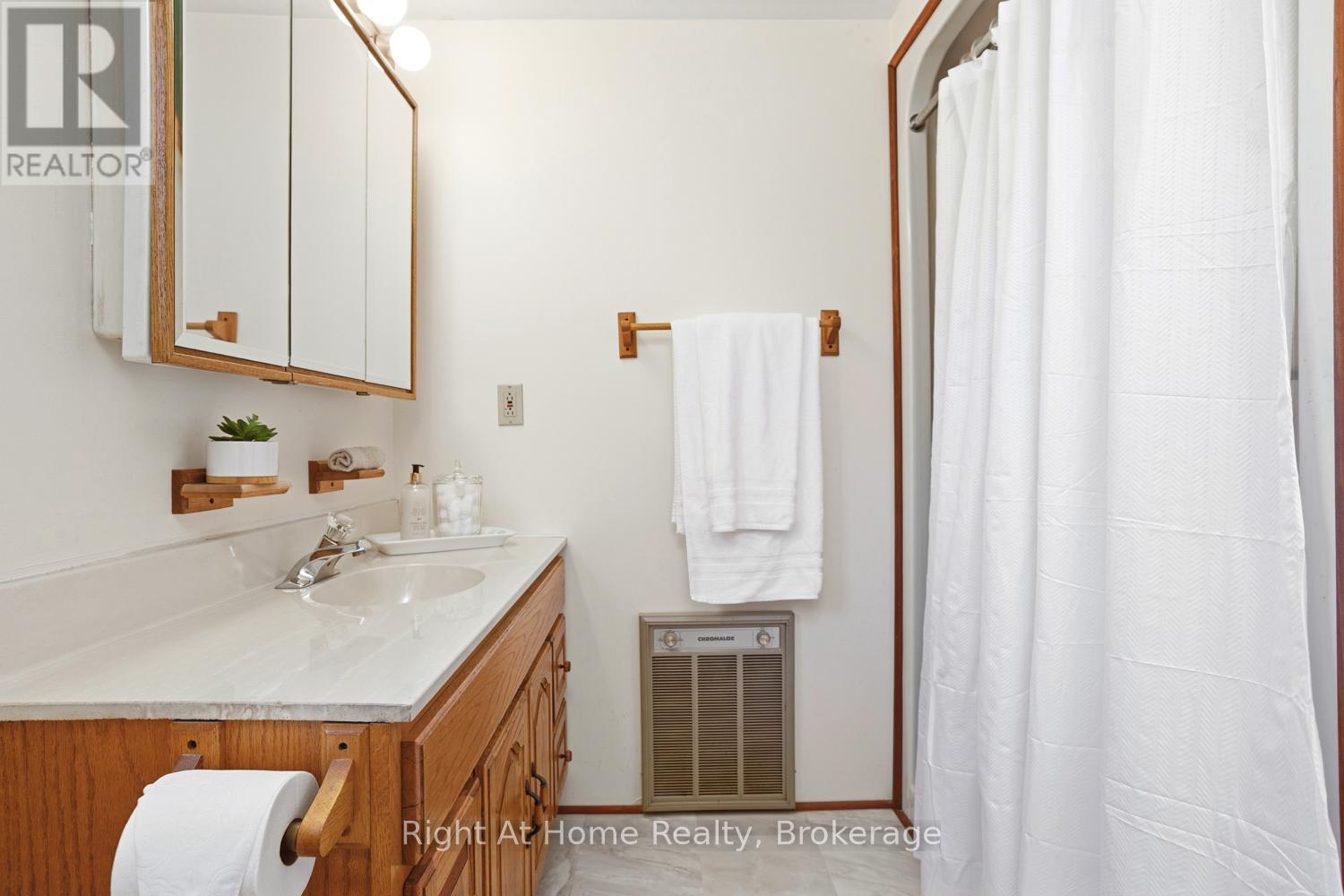 1074 HOLIDAY PARK DRIVE - 29