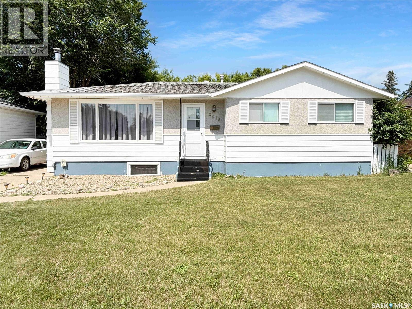 2510 Tomlinson CRESCENT - 1