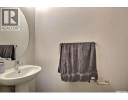 3pc Ensuite bath - A 3901 James Hill Road, Regina, SK S0G4G0 Photo 9