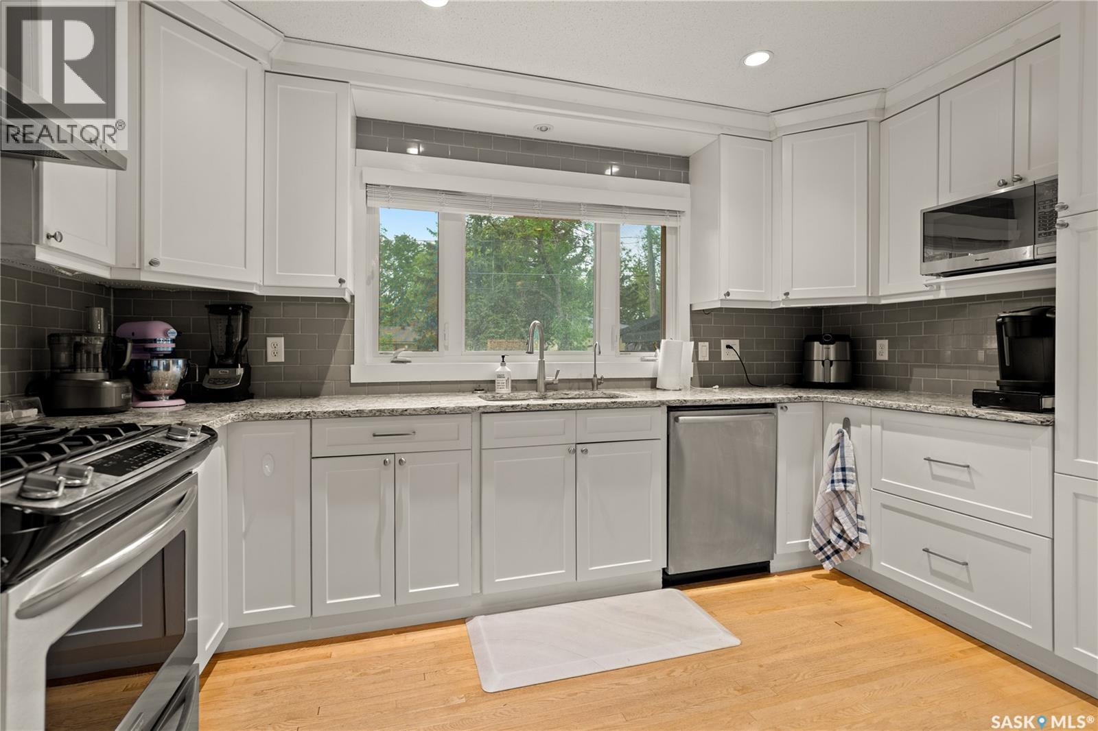 17 Anderson AVENUE - 6