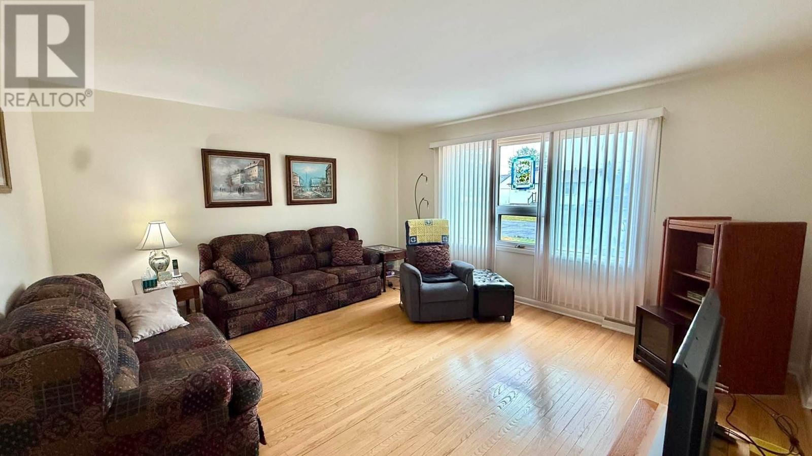 906 HOME AVE - 2