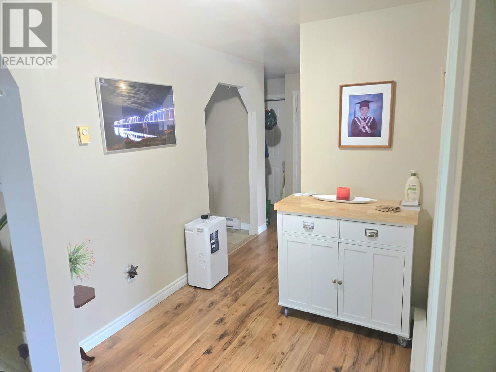 1 Stanley Avenue - 5