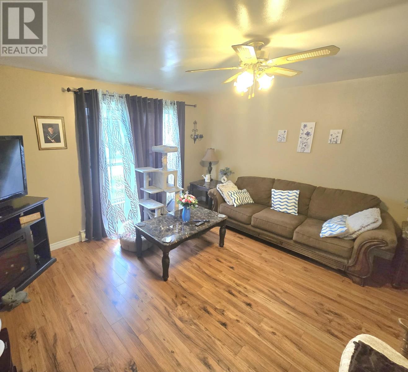 1 Stanley Avenue - 6