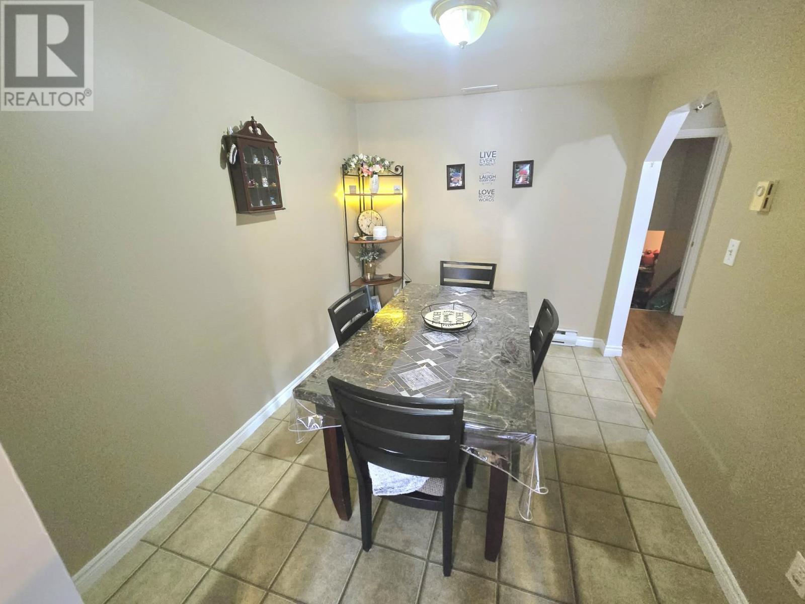 1 Stanley Avenue - 8