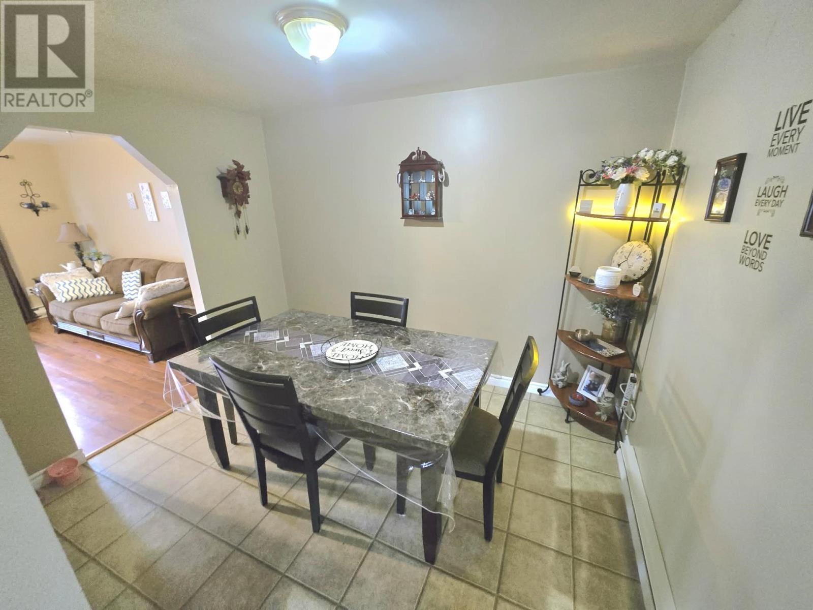 1 Stanley Avenue - 9