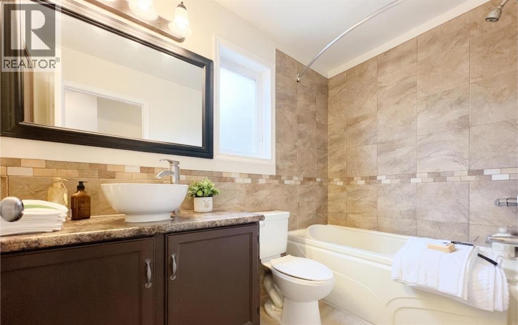 228 ERIN WOODS Drive SE - Image 16