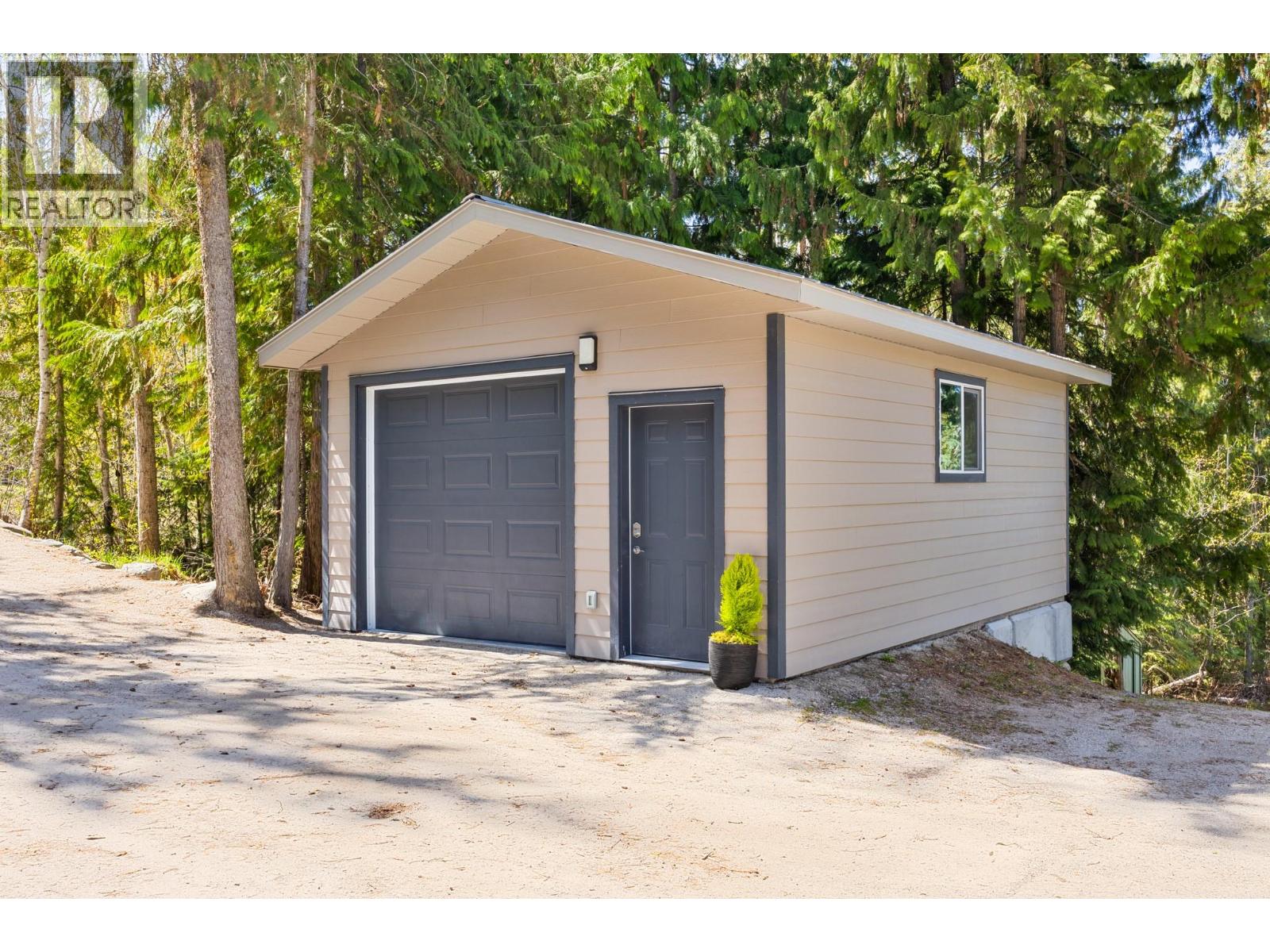 7410 Dixon Dam Road - 77