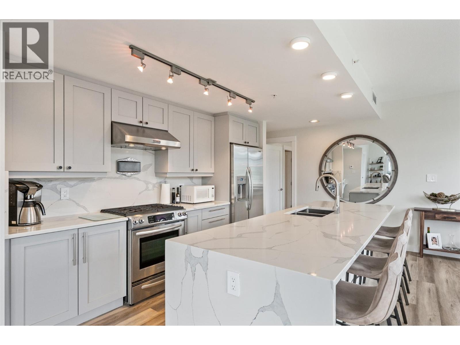#1204 75 Martin Street - 9